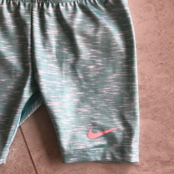 Nike Pink Tank Top and Teal Shorts Set - Picture 4 of 8